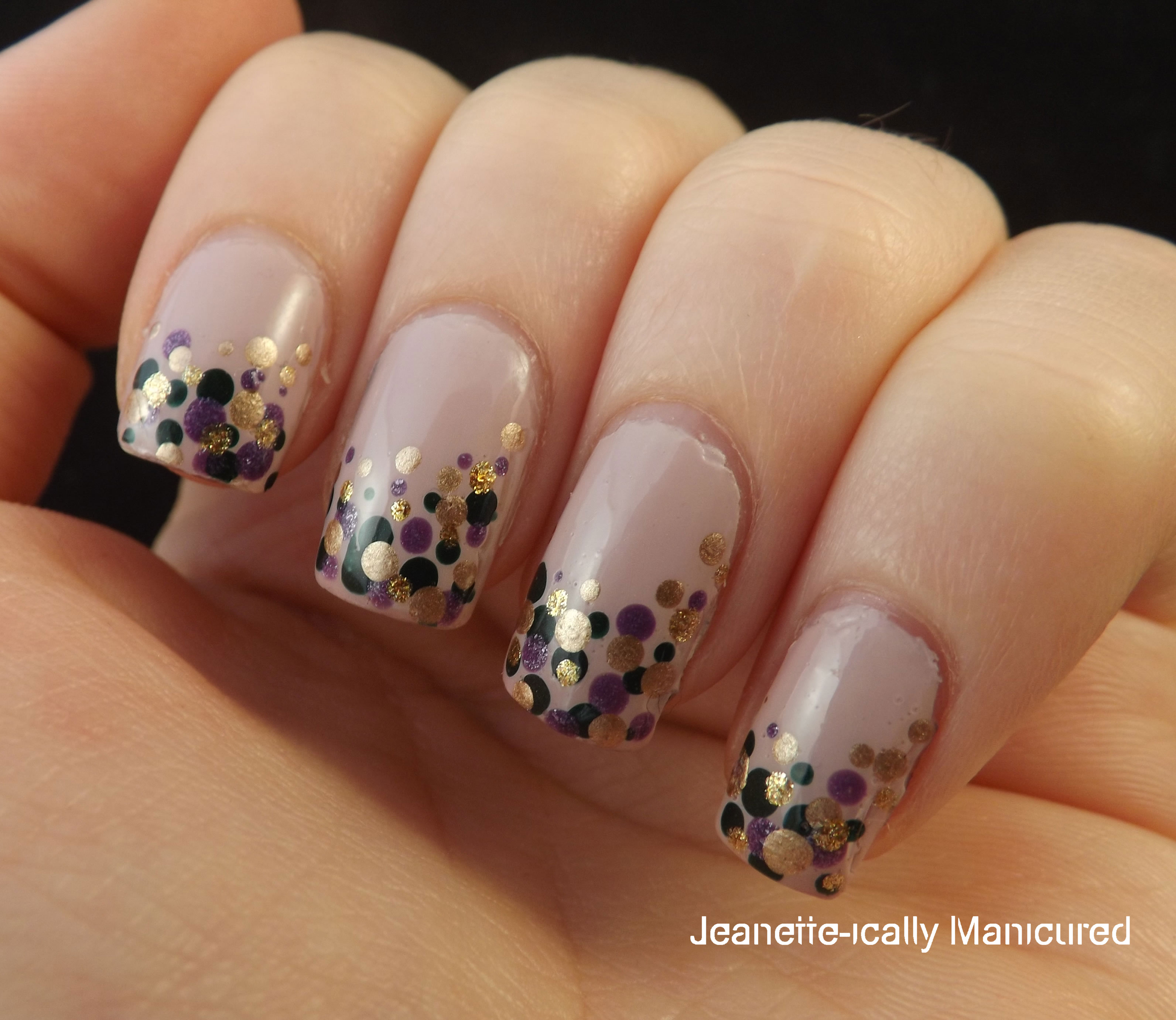 Mardi-Gras-manicure